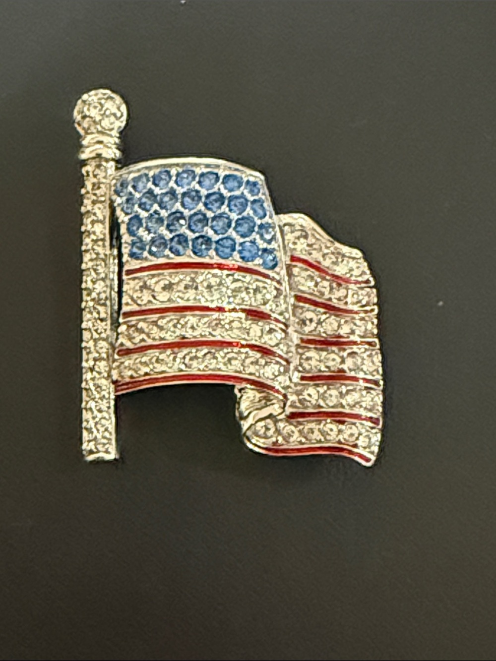 VINTAGE SWAROVSKI SWAN LOGO PAVE CRYSTAL USA - AMERICAN FLAG BROOCH * RETIRED